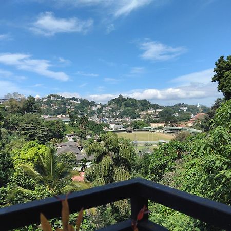 Kelum Homestay Kandy Buitenkant foto