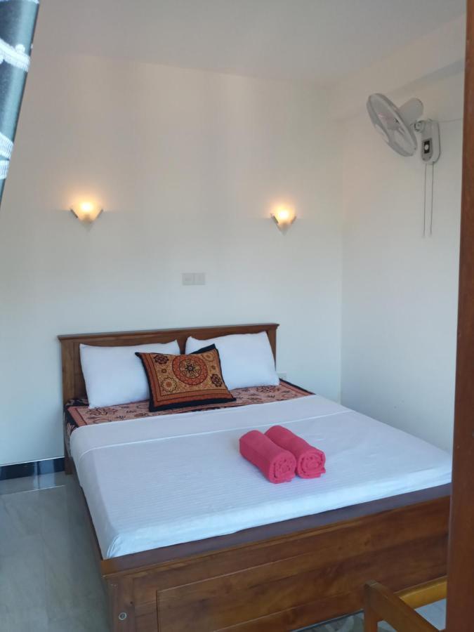 Kelum Homestay Kandy Buitenkant foto