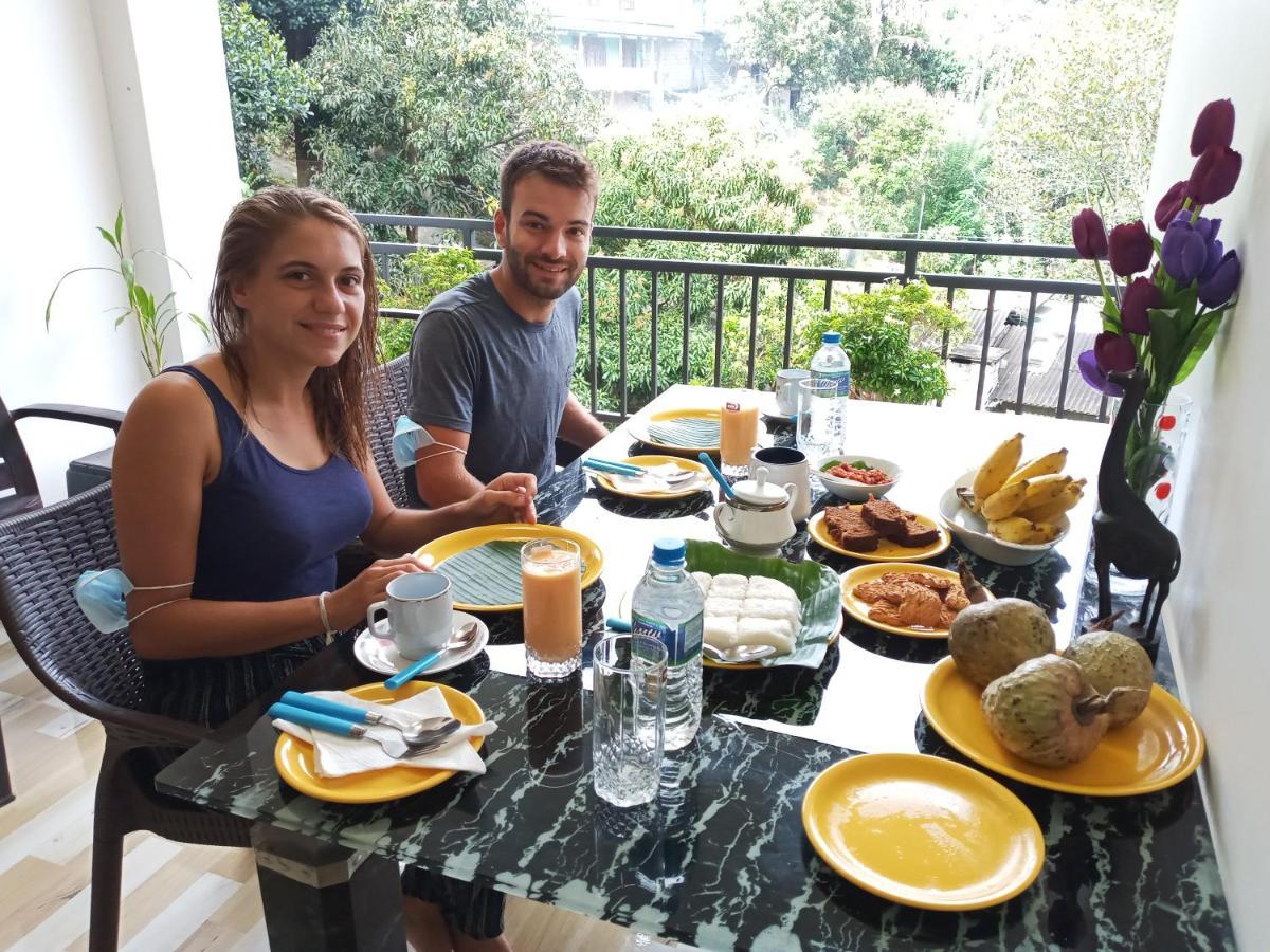 Kelum Homestay Kandy Buitenkant foto