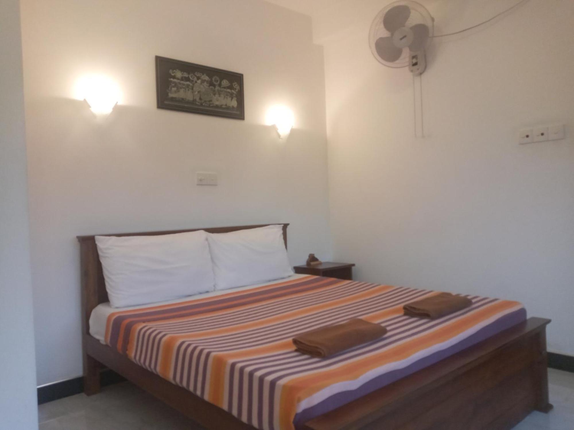 Kelum Homestay Kandy Buitenkant foto