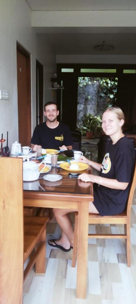 Kelum Homestay Kandy Buitenkant foto