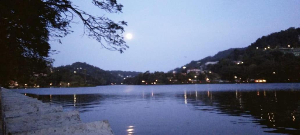 Kelum Homestay Kandy Buitenkant foto