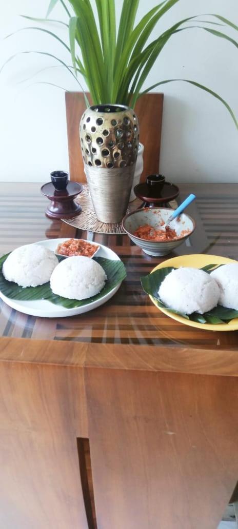 Kelum Homestay Kandy Buitenkant foto