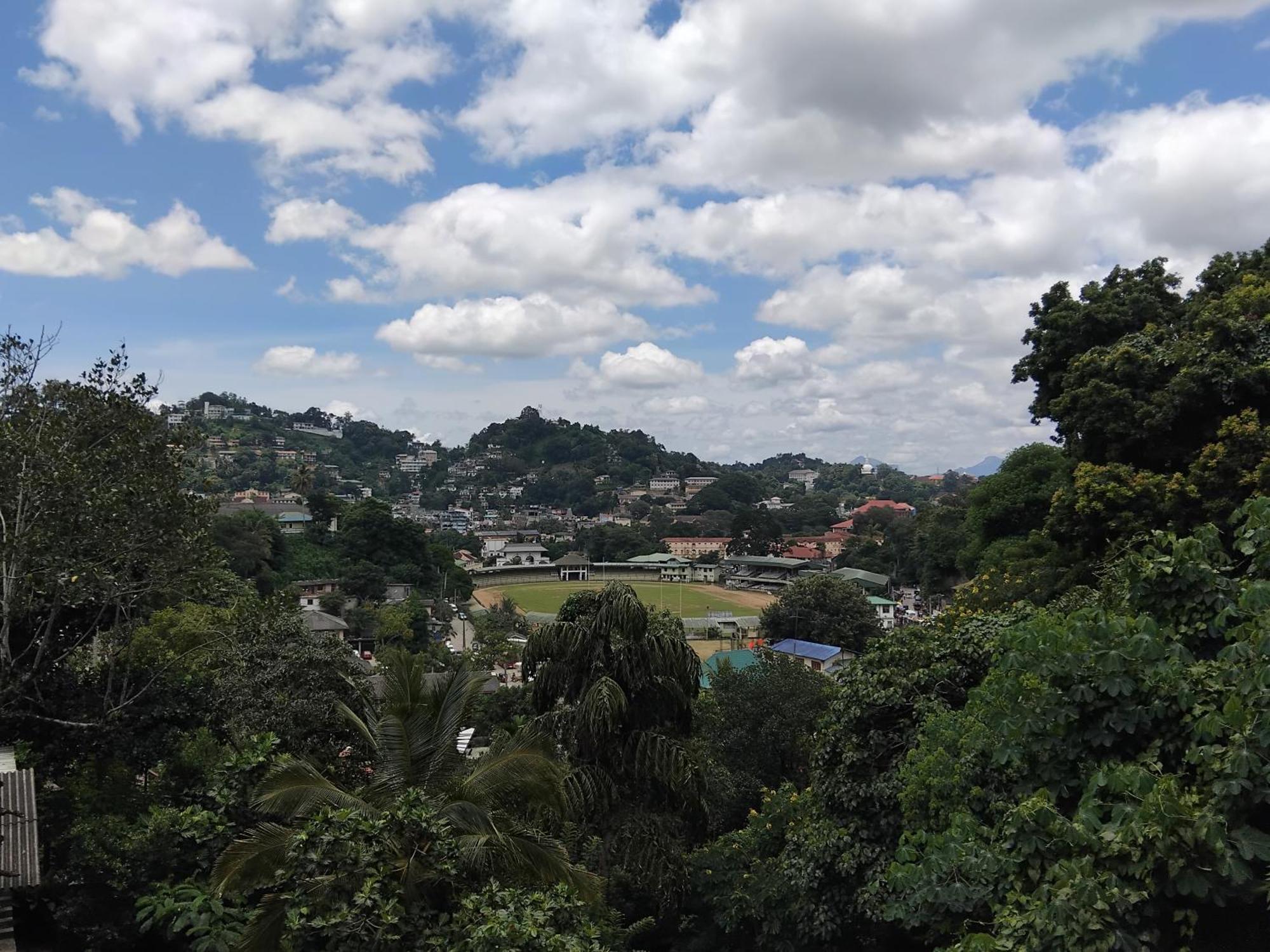 Kelum Homestay Kandy Buitenkant foto