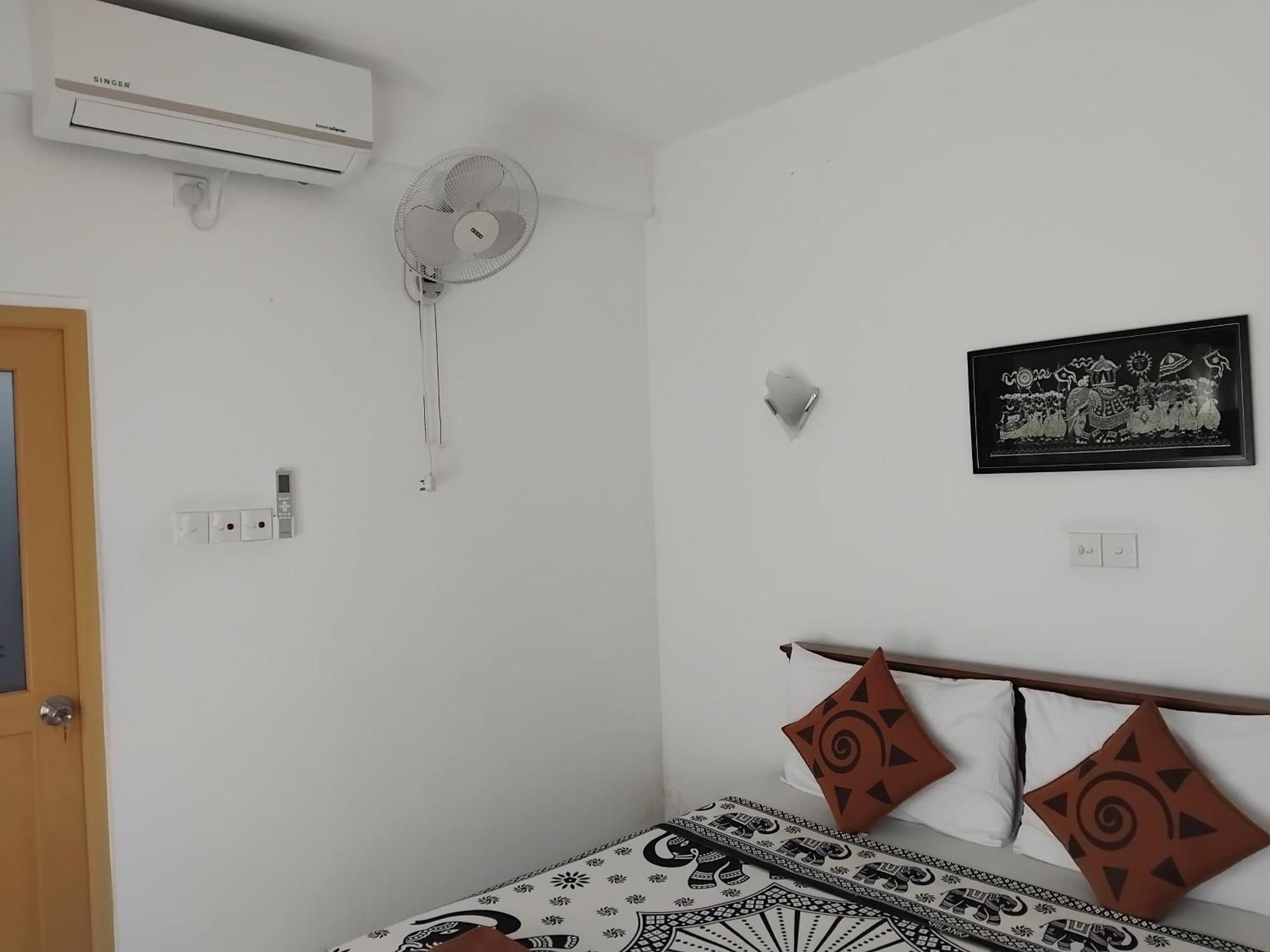 Kelum Homestay Kandy Buitenkant foto