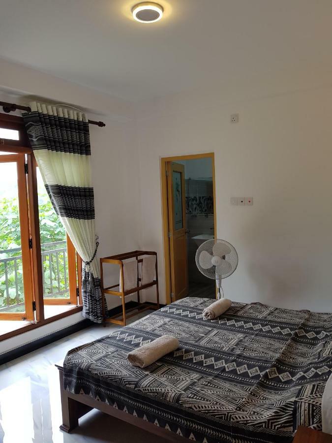 Kelum Homestay Kandy Buitenkant foto
